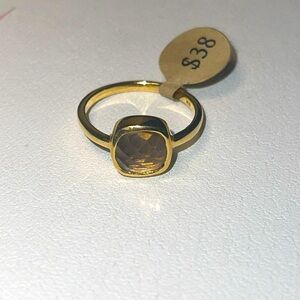 NWT- gold and topaz ring. Sz 6